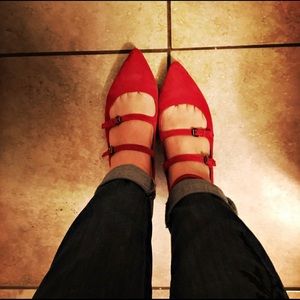 Beautiful Red Flat 😍🌹